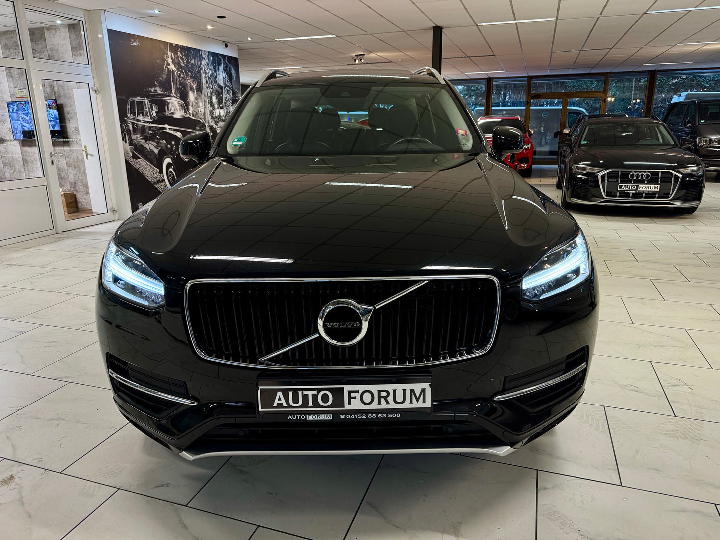 Volvo XC90 2.0 D4 AUT 7-SITZE LEDER PANO NAVI LED SHZ