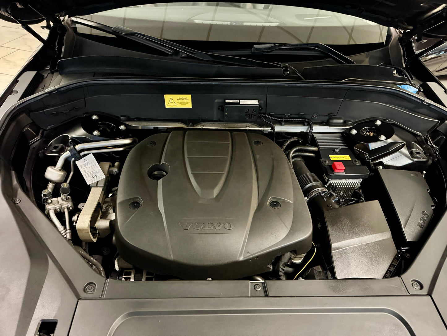 Volvo XC90 2.0 D4 AUT 7-SITZE LEDER PANO NAVI LED SHZ