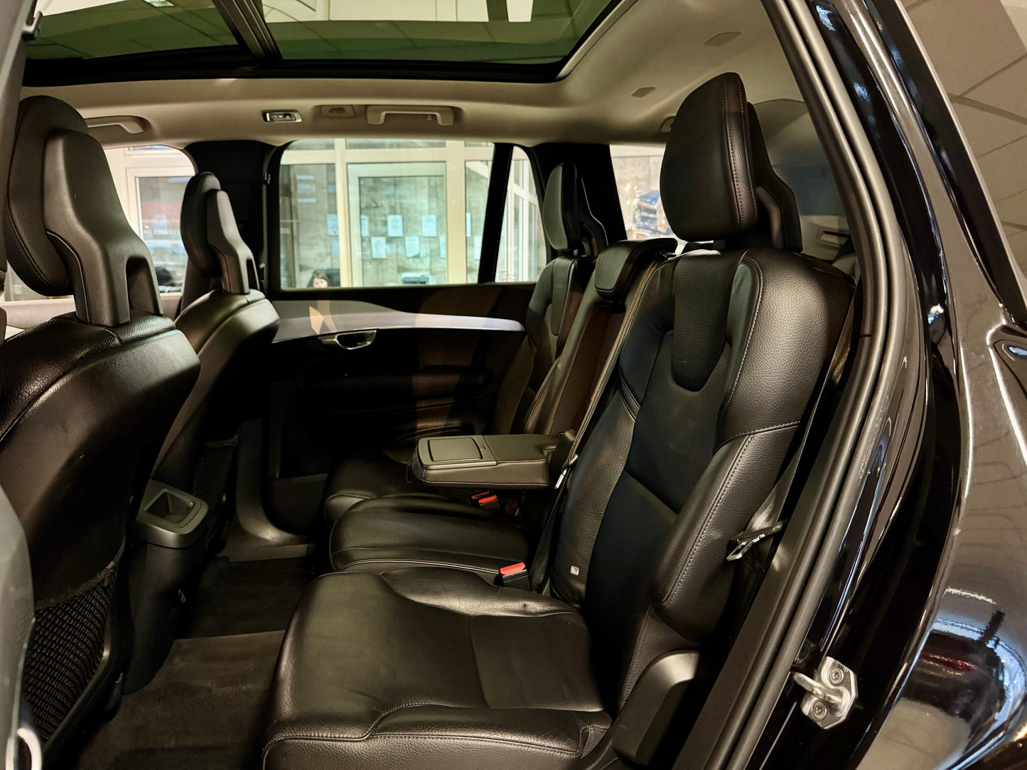 Volvo XC90 2.0 D4 AUT 7-SITZE LEDER PANO NAVI LED SHZ