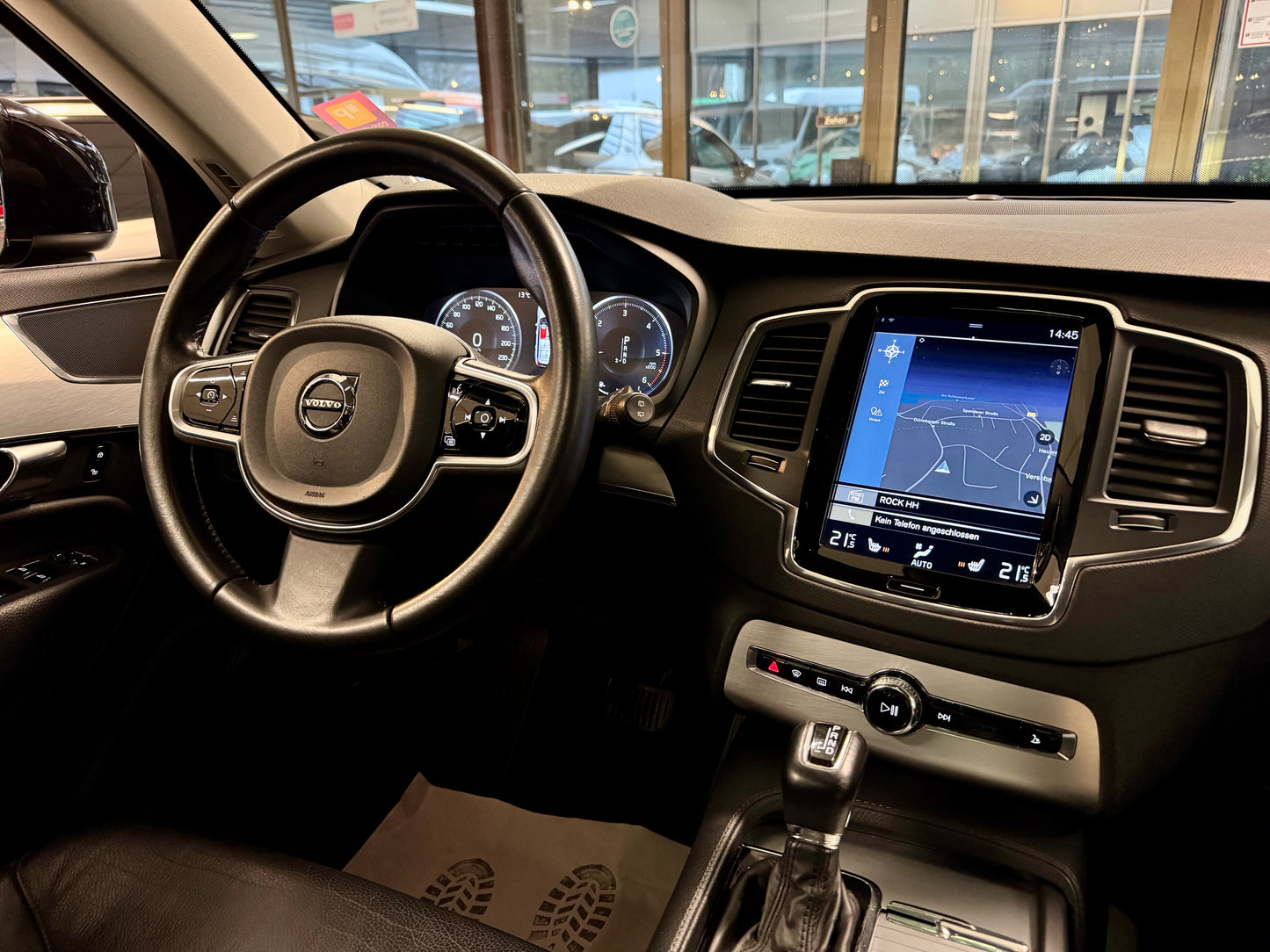 Volvo XC90 2.0 D4 AUT 7-SITZE LEDER PANO NAVI LED SHZ