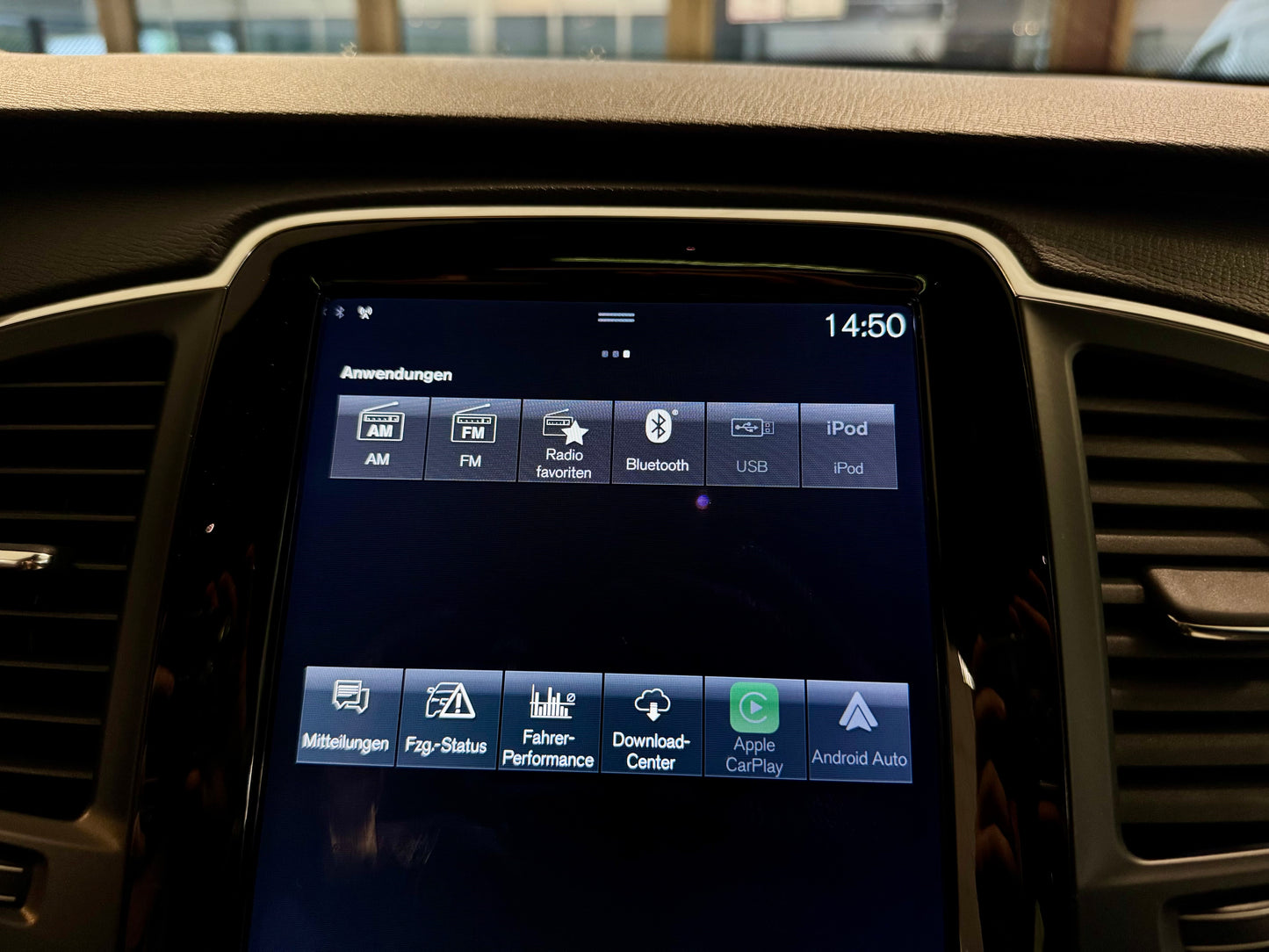 Volvo XC90 2.0 D4 AUT 7-SITZE LEDER PANO NAVI LED SHZ