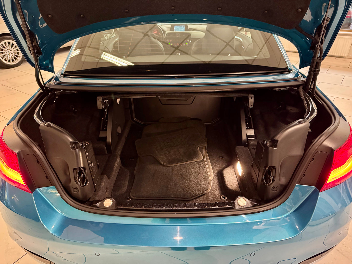 BMW 420i CABRIO SPORT LEDER MEMORY NAVI LED SHZ PDC