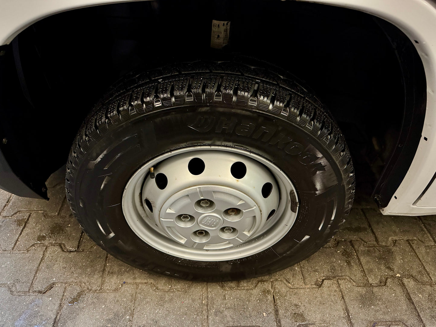 Fiat Ducato 2.3 JTD L1H1 30 120 3-SITZER GITTER 3,0t