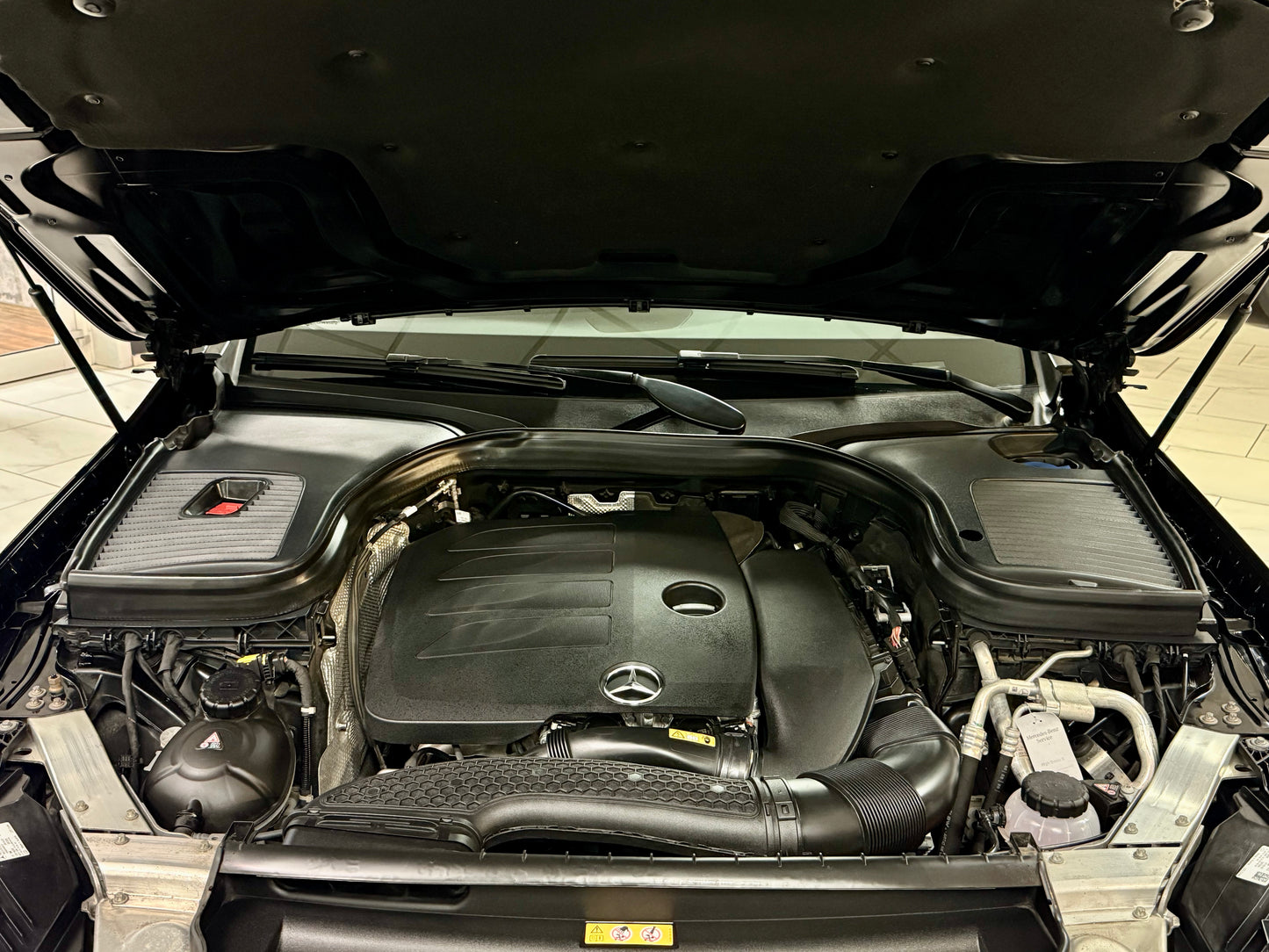 Mercedes-Benz GLC 200 4M EXCLUSIVE LED LEDER AHK PDC SHZ NAVI