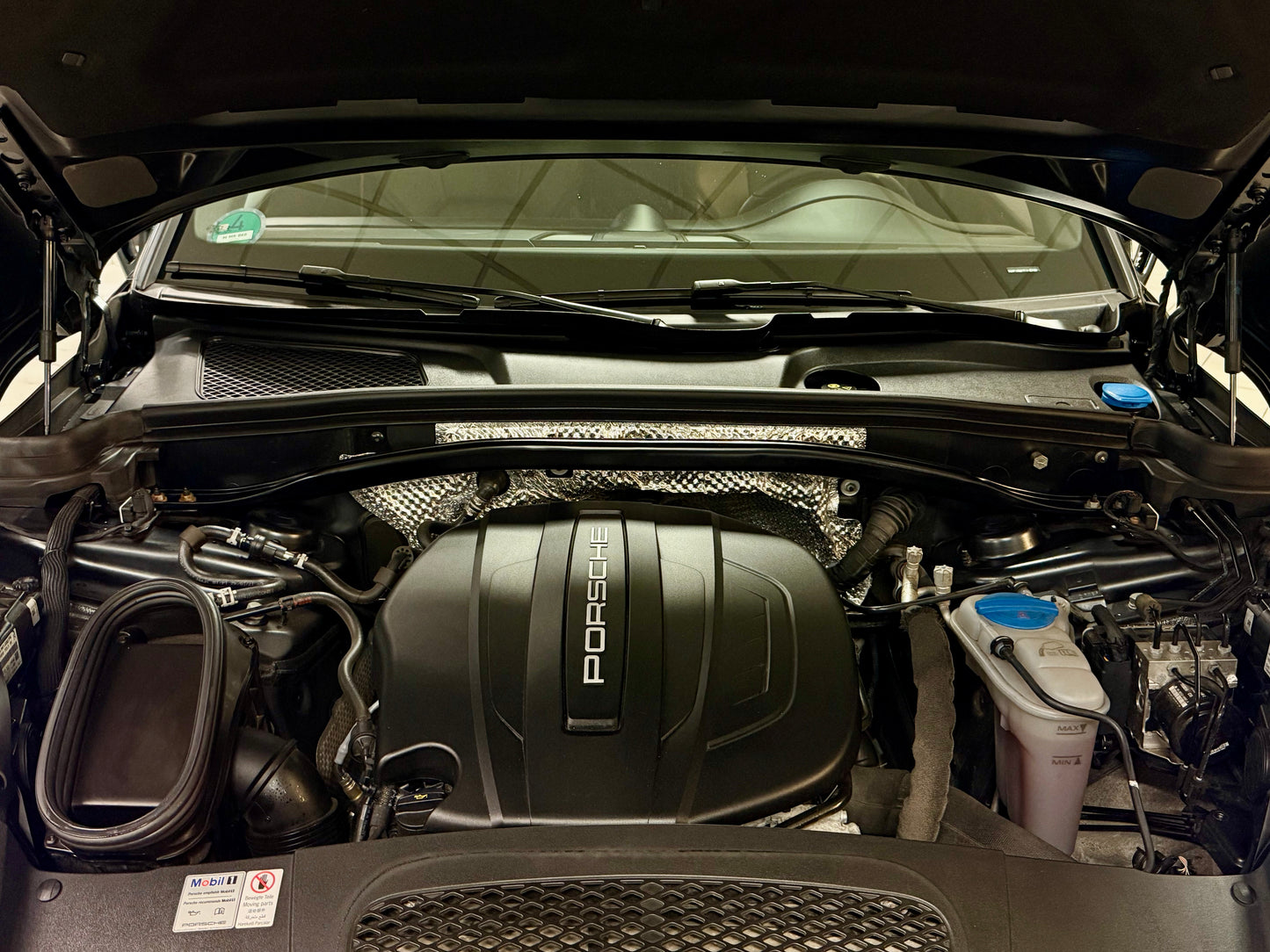 Porsche Macan 2.0 SPORTCHRONO SPORTDESIGN BOSE AHK 360CAM