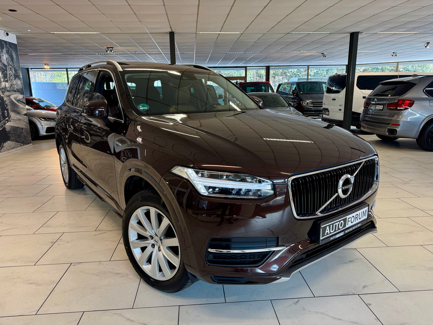 Volvo XC90 2.0 D5 AWD LEDER NAVI AHK STANDHZG CAM PDC