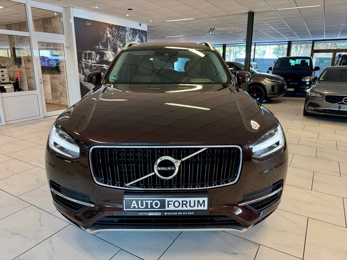 Volvo XC90 2.0 D5 AWD LEDER NAVI AHK STANDHZG CAM PDC