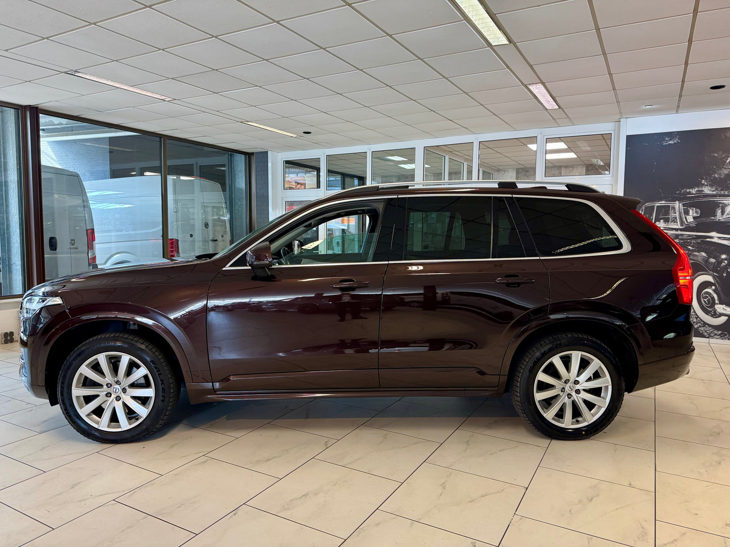 Volvo XC90 2.0 D5 AWD LEDER NAVI AHK STANDHZG CAM PDC
