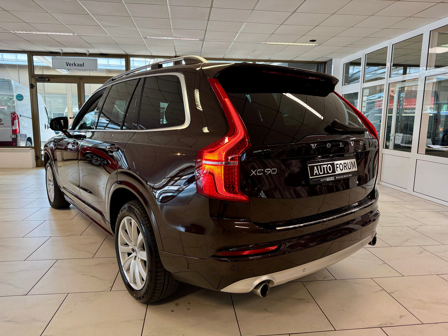 Volvo XC90 2.0 D5 AWD LEDER NAVI AHK STANDHZG CAM PDC