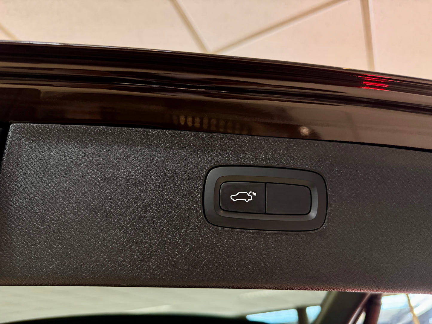 Volvo XC90 2.0 D5 AWD LEDER NAVI AHK STANDHZG CAM PDC