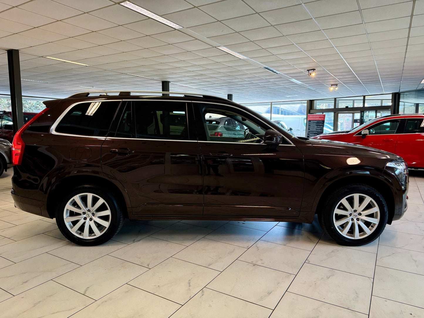 Volvo XC90 2.0 D5 AWD LEDER NAVI AHK STANDHZG CAM PDC