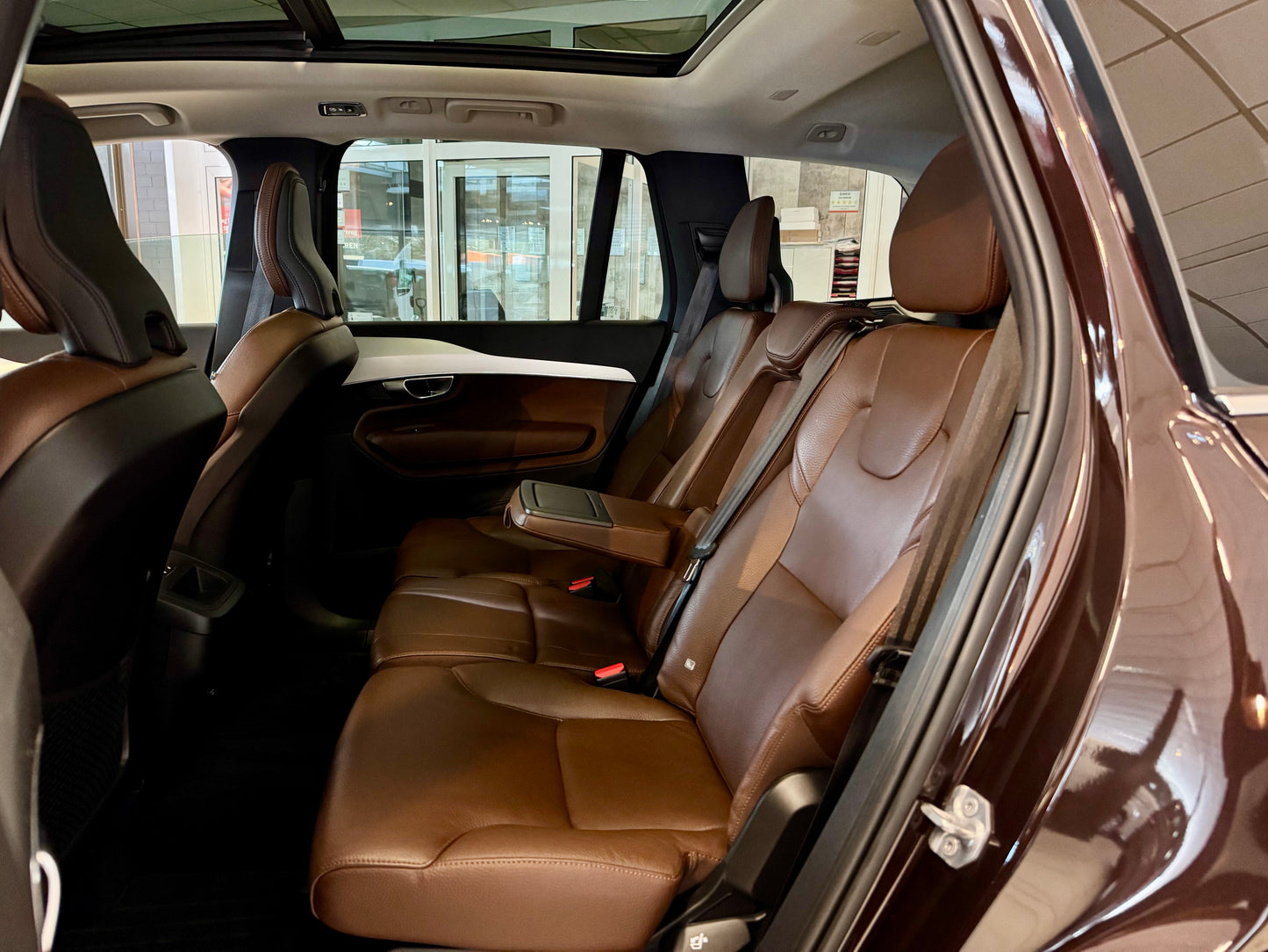 Volvo XC90 2.0 D5 AWD LEDER NAVI AHK STANDHZG CAM PDC