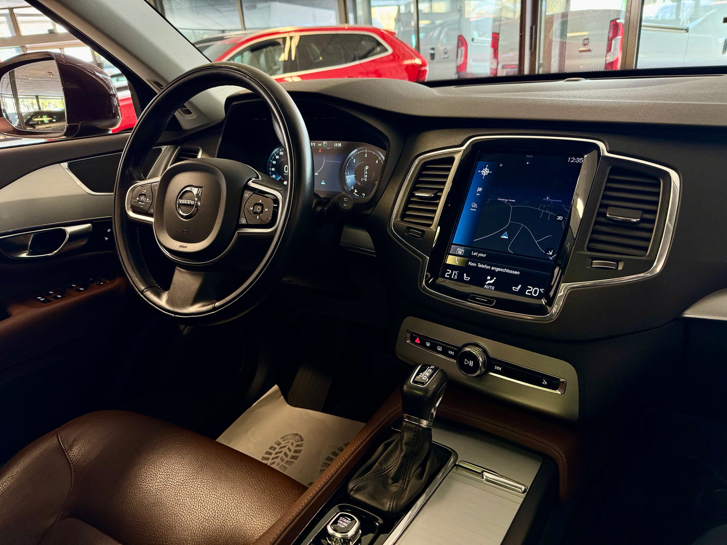 Volvo XC90 2.0 D5 AWD LEDER NAVI AHK STANDHZG CAM PDC
