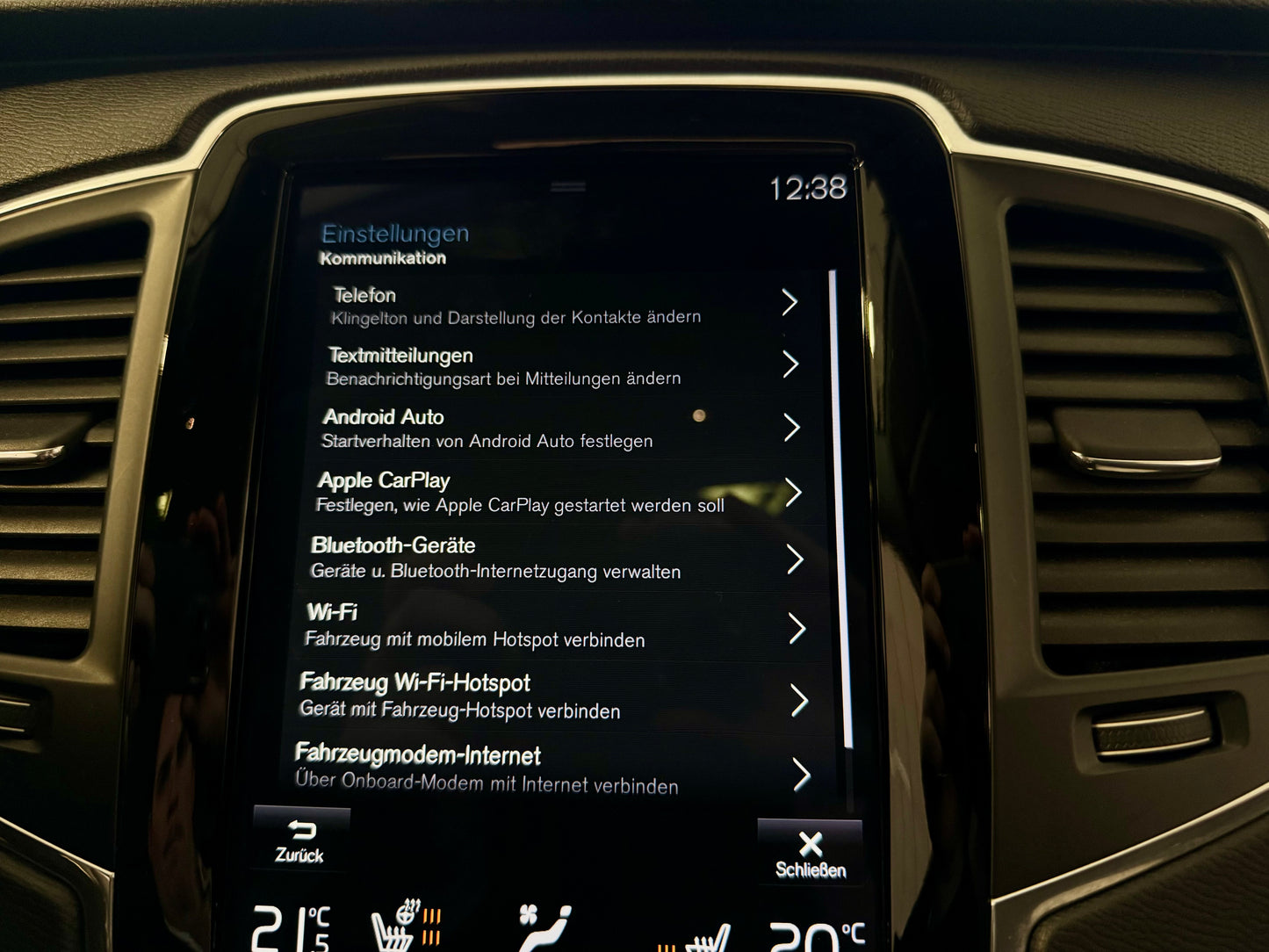 Volvo XC90 2.0 D5 AWD LEDER NAVI AHK STANDHZG CAM PDC