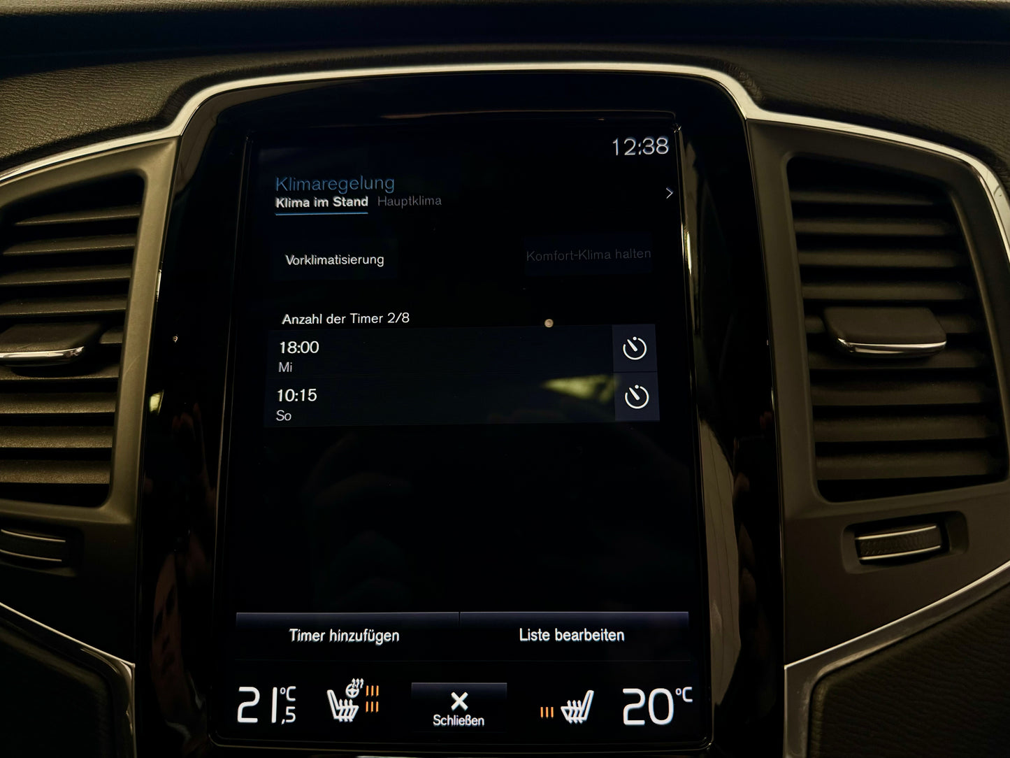 Volvo XC90 2.0 D5 AWD LEDER NAVI AHK STANDHZG CAM PDC