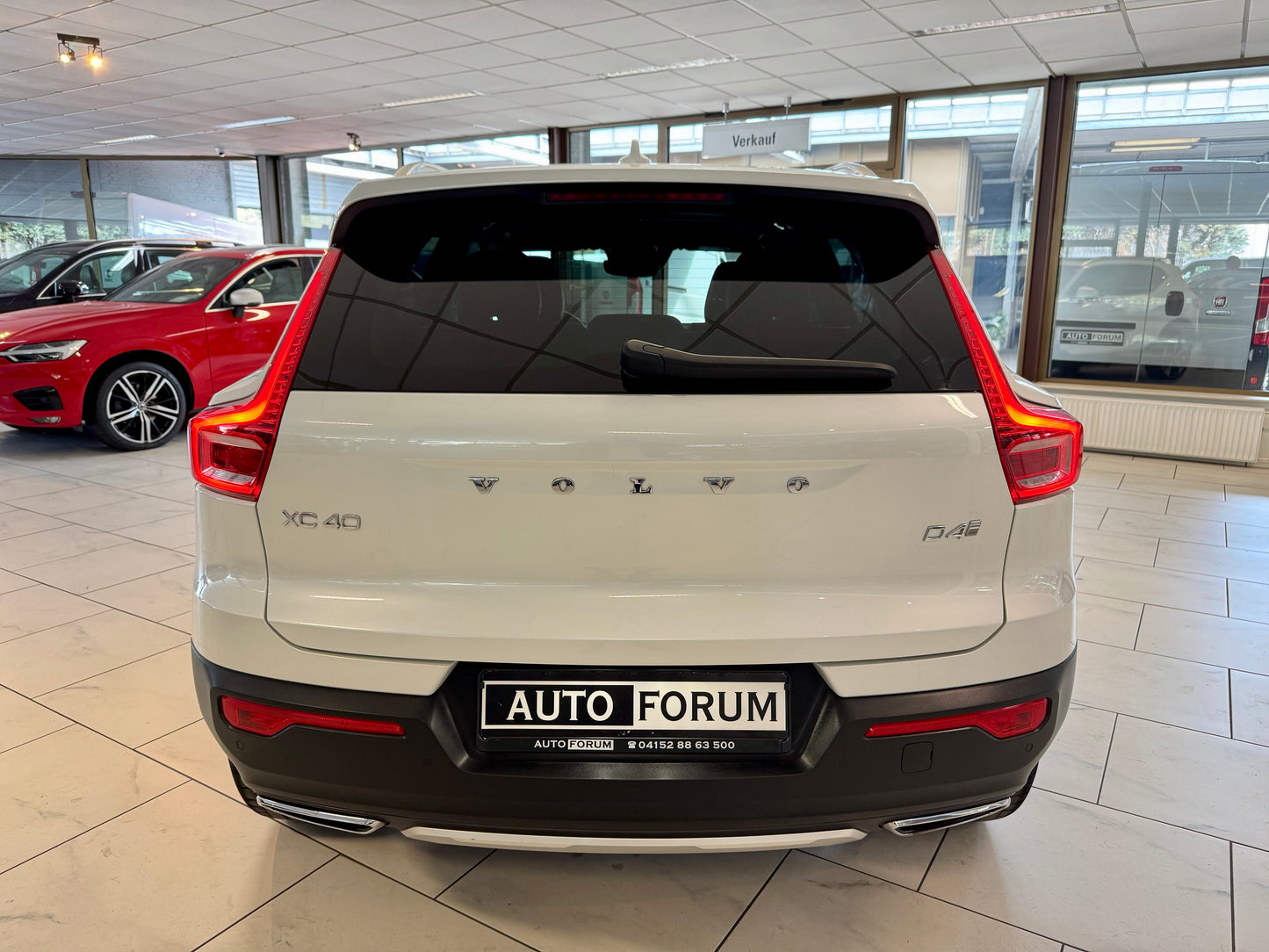 Volvo XC40 2.0 D4 AWD INSCRIPTION LEDER 360CAM AHK NAV