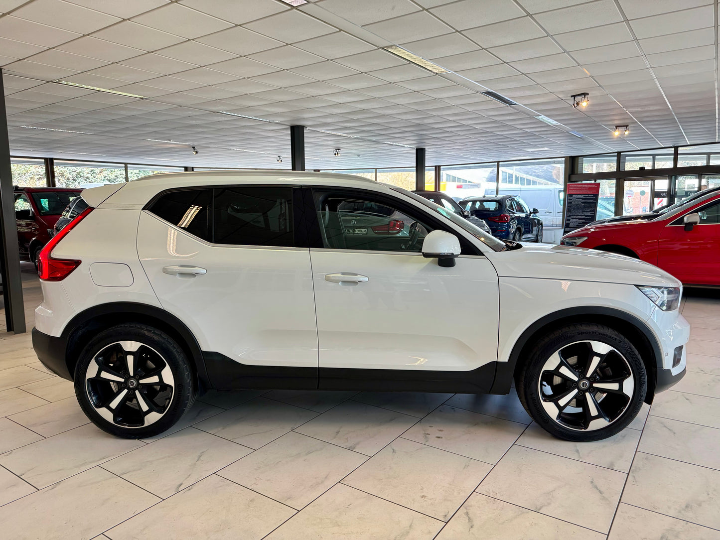 Volvo XC40 2.0 D4 AWD INSCRIPTION LEDER 360CAM AHK NAV