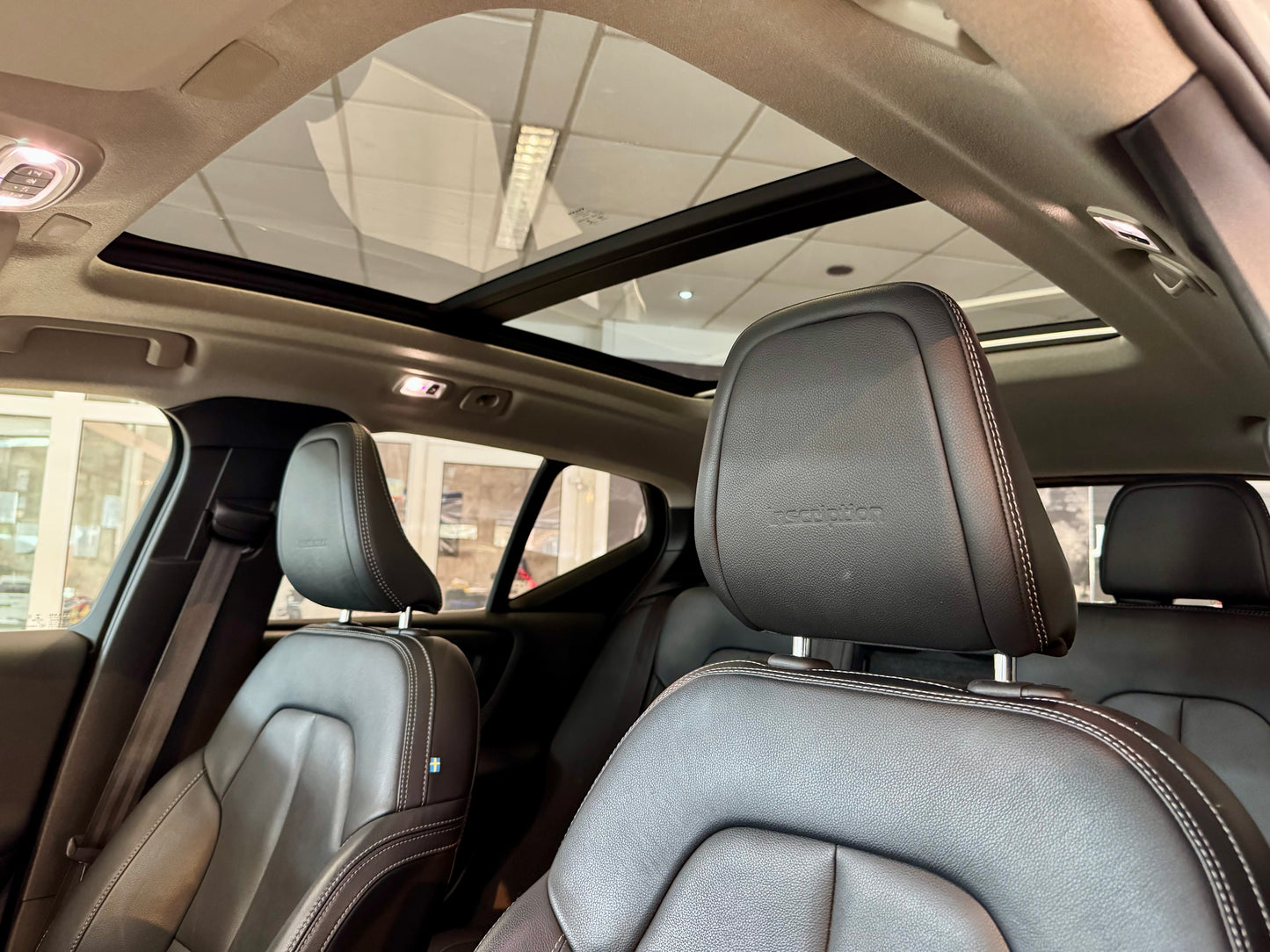 Volvo XC40 2.0 D4 AWD INSCRIPTION LEDER 360CAM AHK NAV