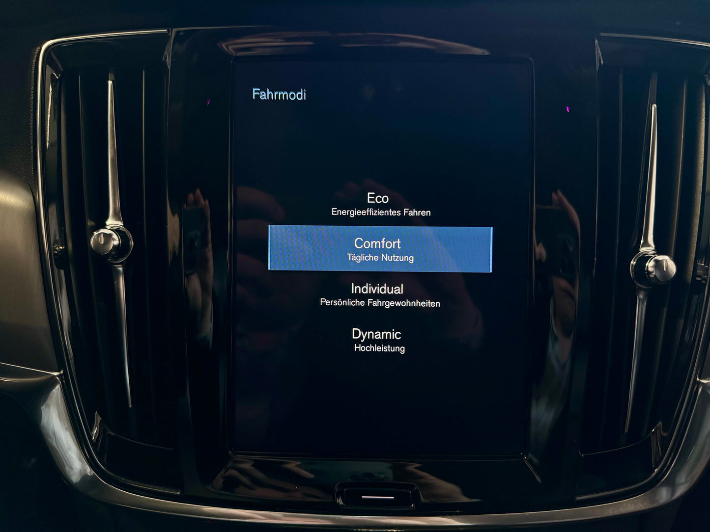 Volvo S90 T4 AUT LEDER NAVI LED H/K PDC CAM SHZ MEMORY