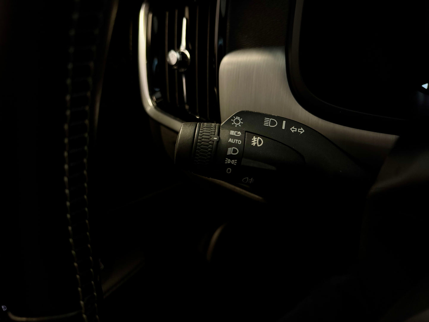 Volvo S90 T4 AUT LEDER NAVI LED H/K PDC CAM SHZ MEMORY