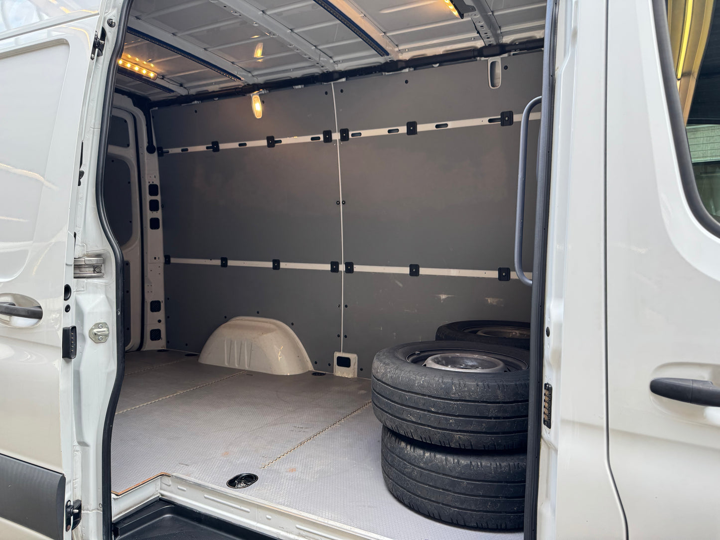 Mercedes-Benz Sprinter 314 CDI L2H2 3,5t NAVI KLIMA AHK KAMERA
