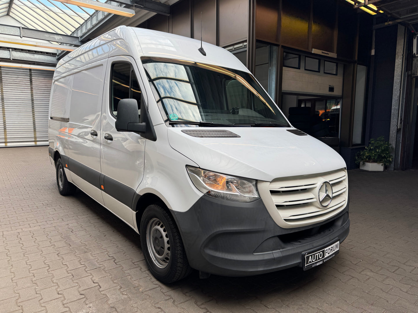 Mercedes-Benz Sprinter 314 CDI L2H2 3,5t NAVI KLIMA AHK KAMERA