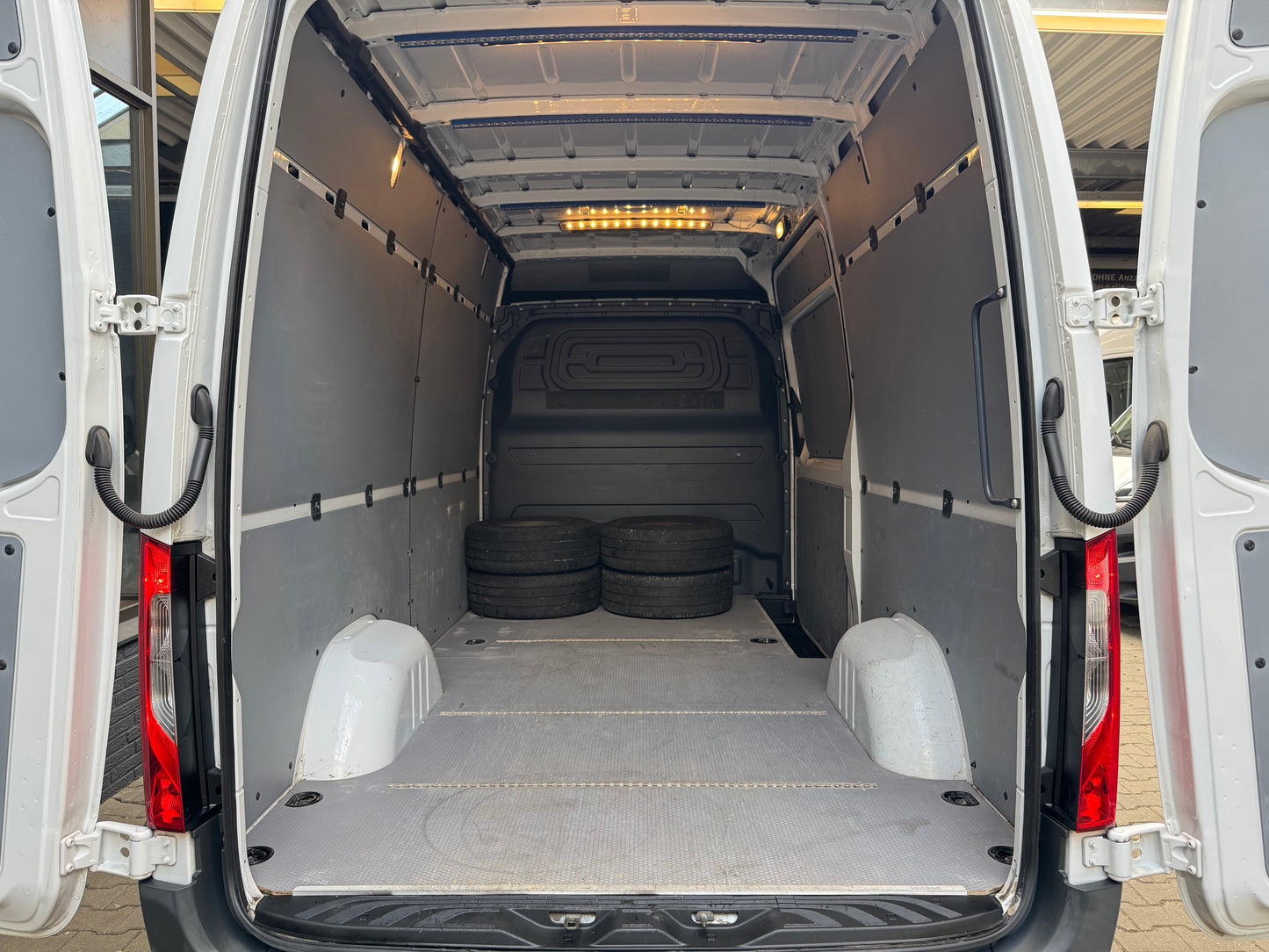 Mercedes-Benz Sprinter 314 CDI L2H2 3,5t NAVI KLIMA AHK KAMERA