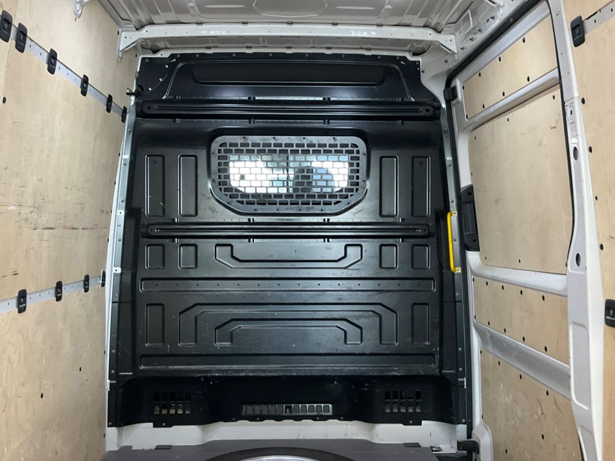 Volkswagen Crafter 2.0 TDI L3H3 mittellang KLIMA AHK CAM