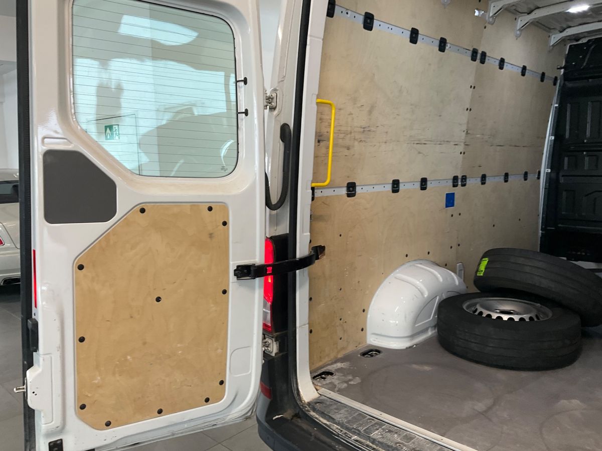 Volkswagen Crafter 2.0 TDI L3H3 mittellang KLIMA AHK CAM