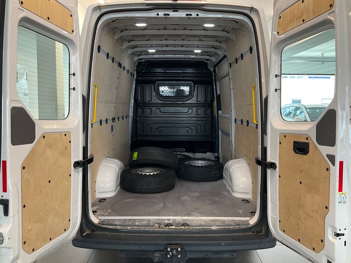 Volkswagen Crafter 2.0 TDI L3H3 mittellang KLIMA AHK CAM