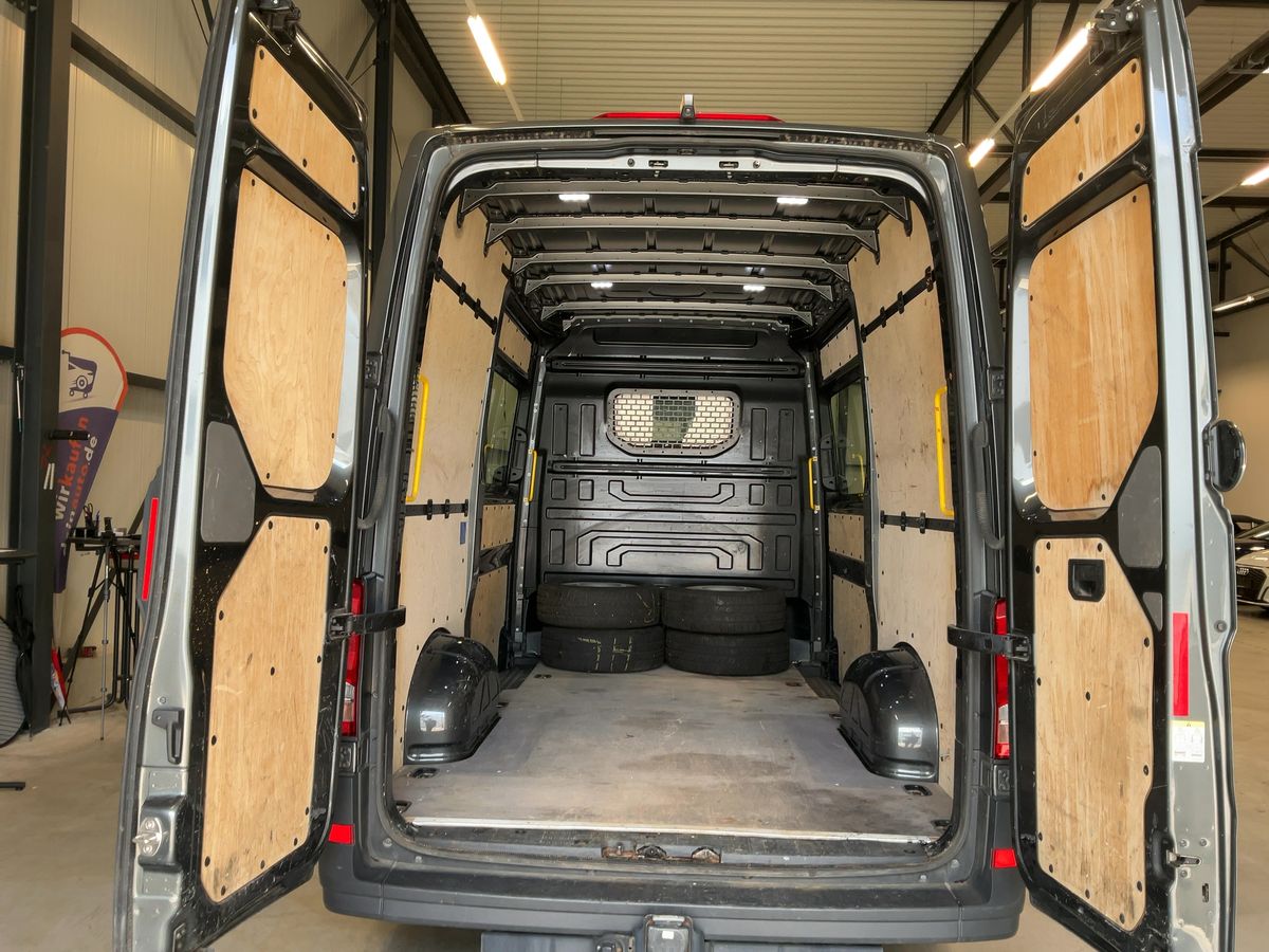 Volkswagen Crafter 2.0 TDI L3H3 NAVI AHK KLIMA SHZ CAM 3,5t