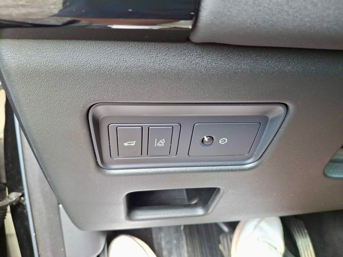 Land Rover Discovery 3.0 D LEDER AHK LED LUFT PANO CAM SHZ