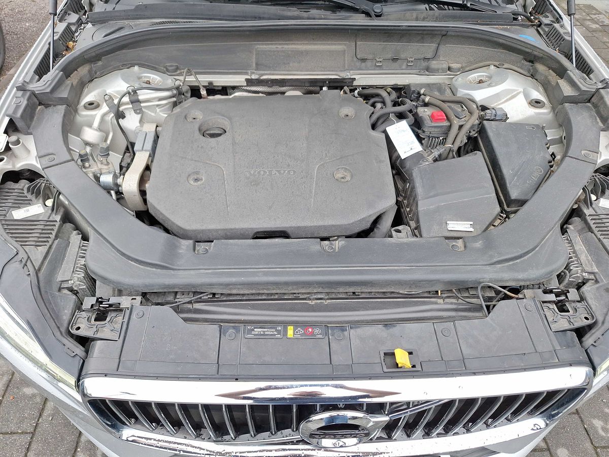 Volvo XC60 B4 AWD INSCRIPTION LEDER AHK H/K STANDHZG
