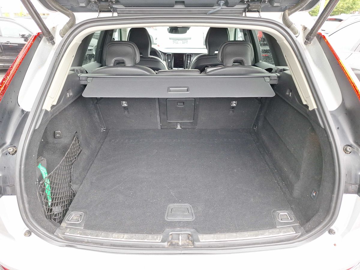 Volvo XC60 B4 AWD INSCRIPTION LEDER AHK H/K STANDHZG