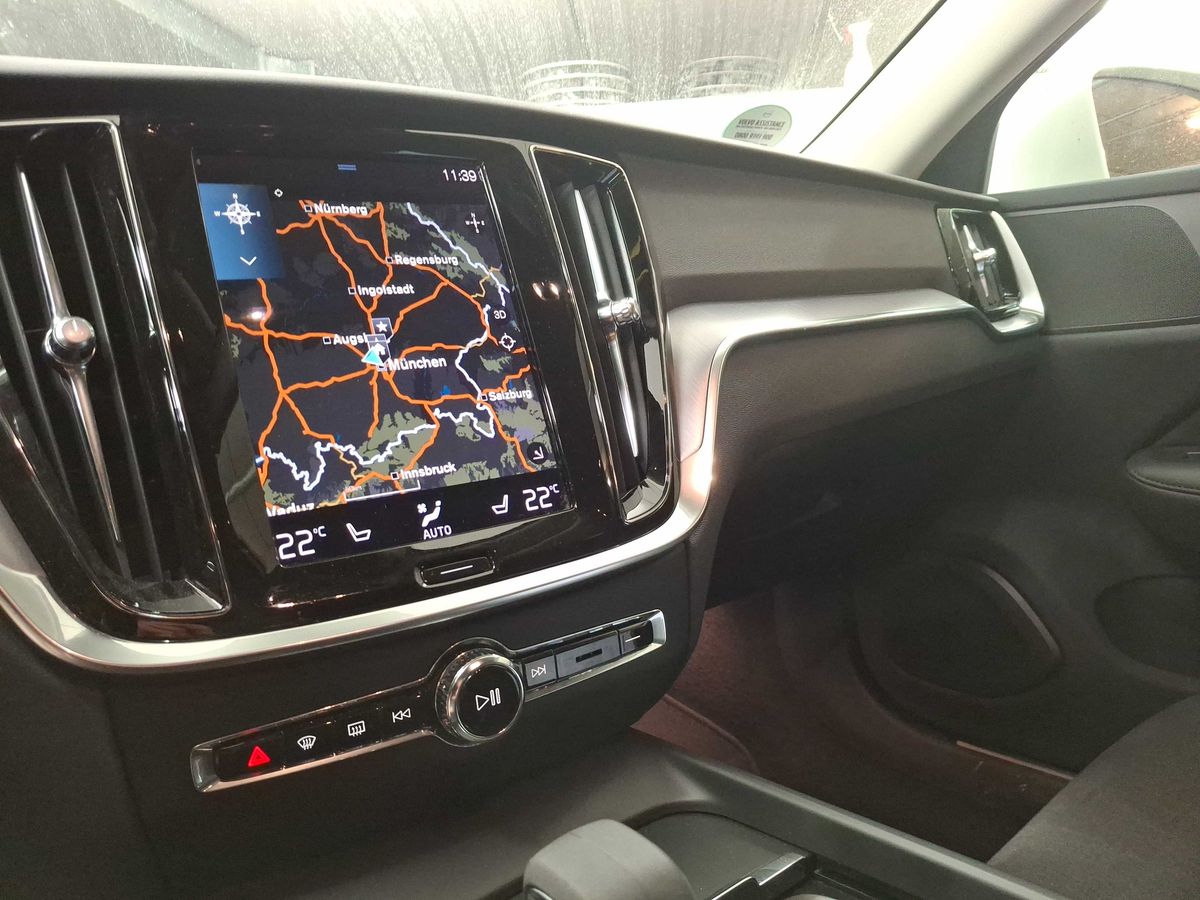 Volvo V60 2.0 B4 AUT NAVI KAMERA AHK 4xSHZ PDC MEMORY