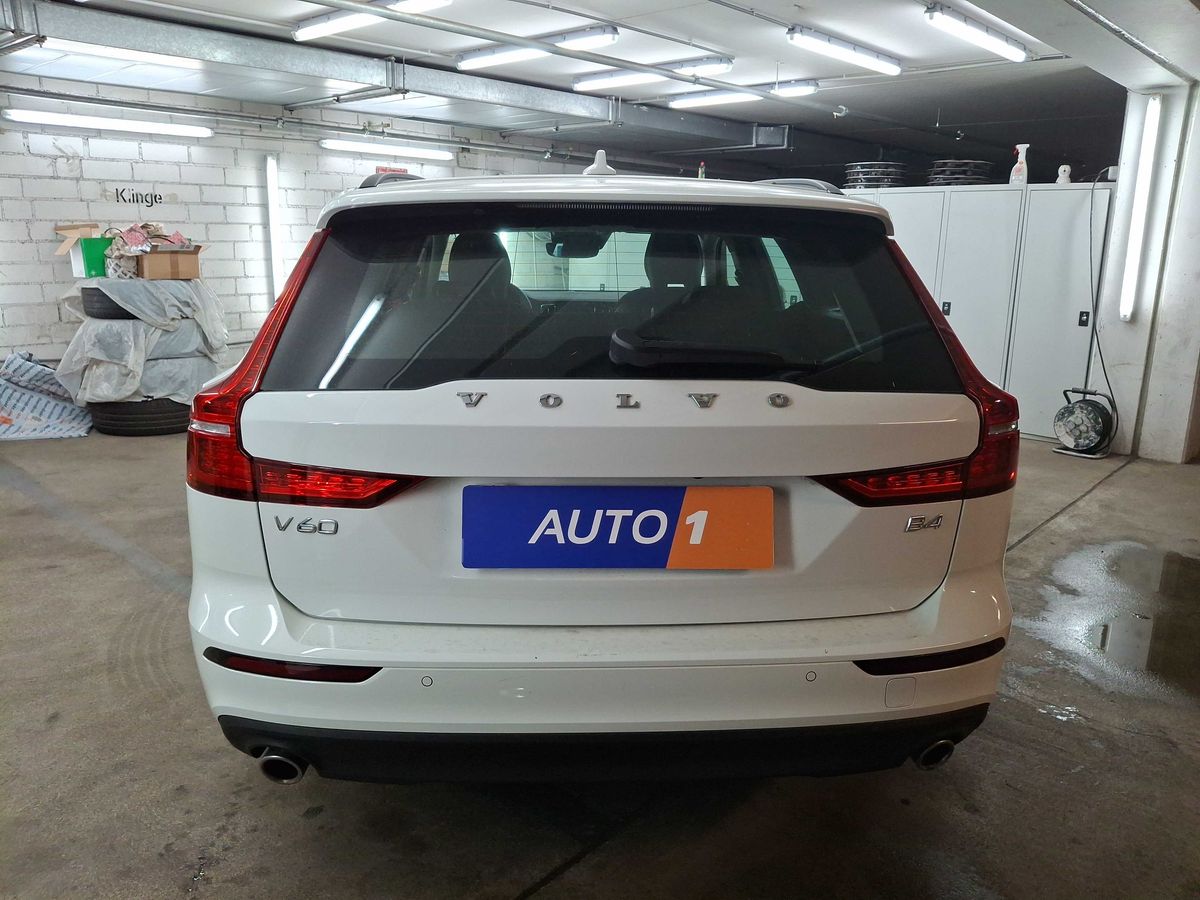 Volvo V60 2.0 B4 AUT NAVI KAMERA AHK 4xSHZ PDC MEMORY