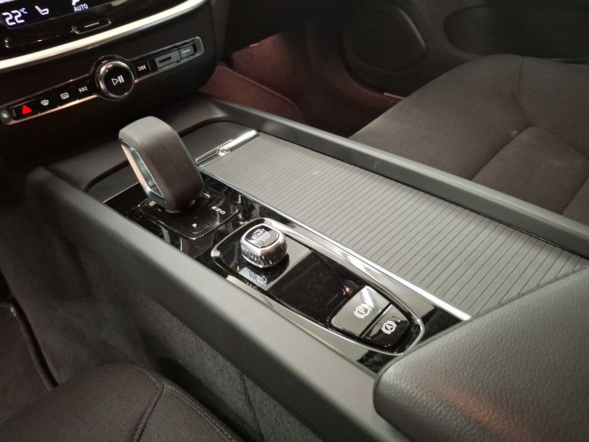 Volvo V60 2.0 B4 AUT NAVI KAMERA AHK 4xSHZ PDC MEMORY
