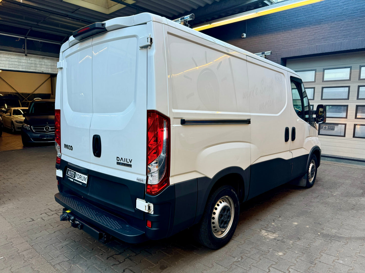 Iveco Daily 2.3 D L1H1 AUTOMATIK 3SITZ KLIMA AHK 3,5t