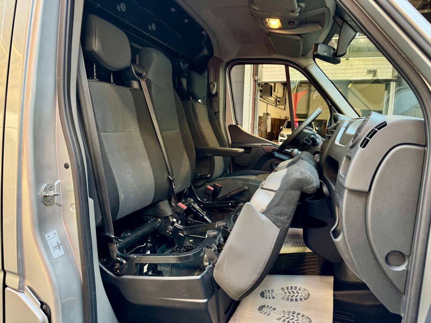 Renault Master 2.3 dCi L2H2 3STZ KLIMA REGALE WÜRTH CAM