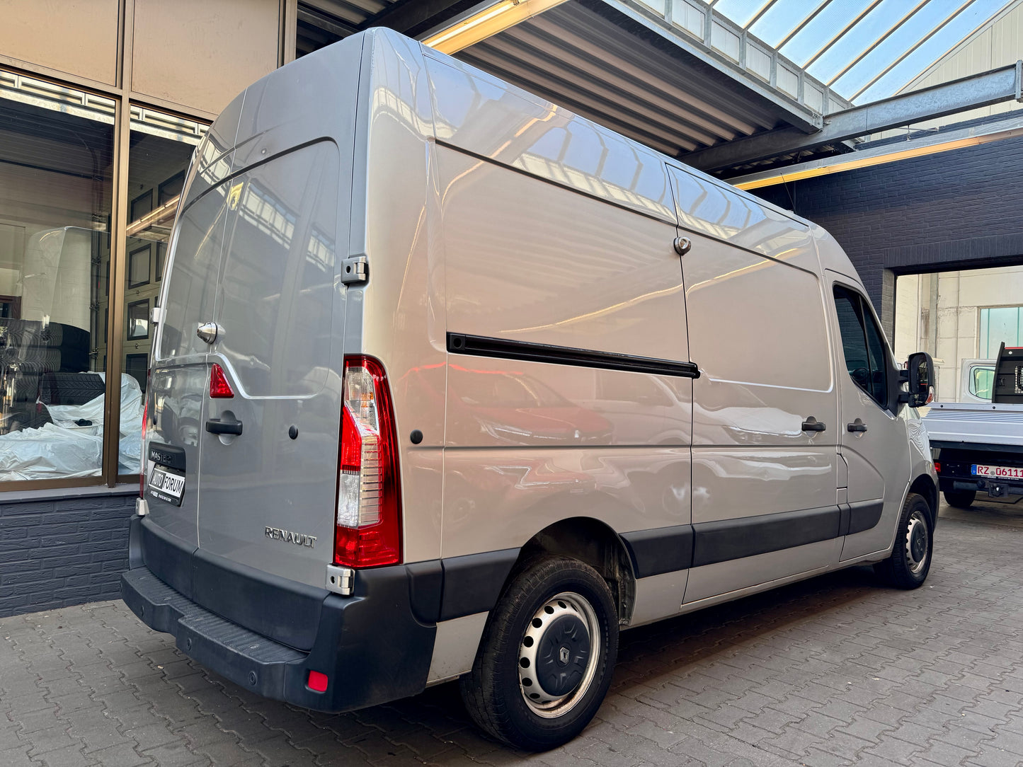Renault Master 2.3 dCi L2H2 3STZ KLIMA REGALE WÜRTH CAM