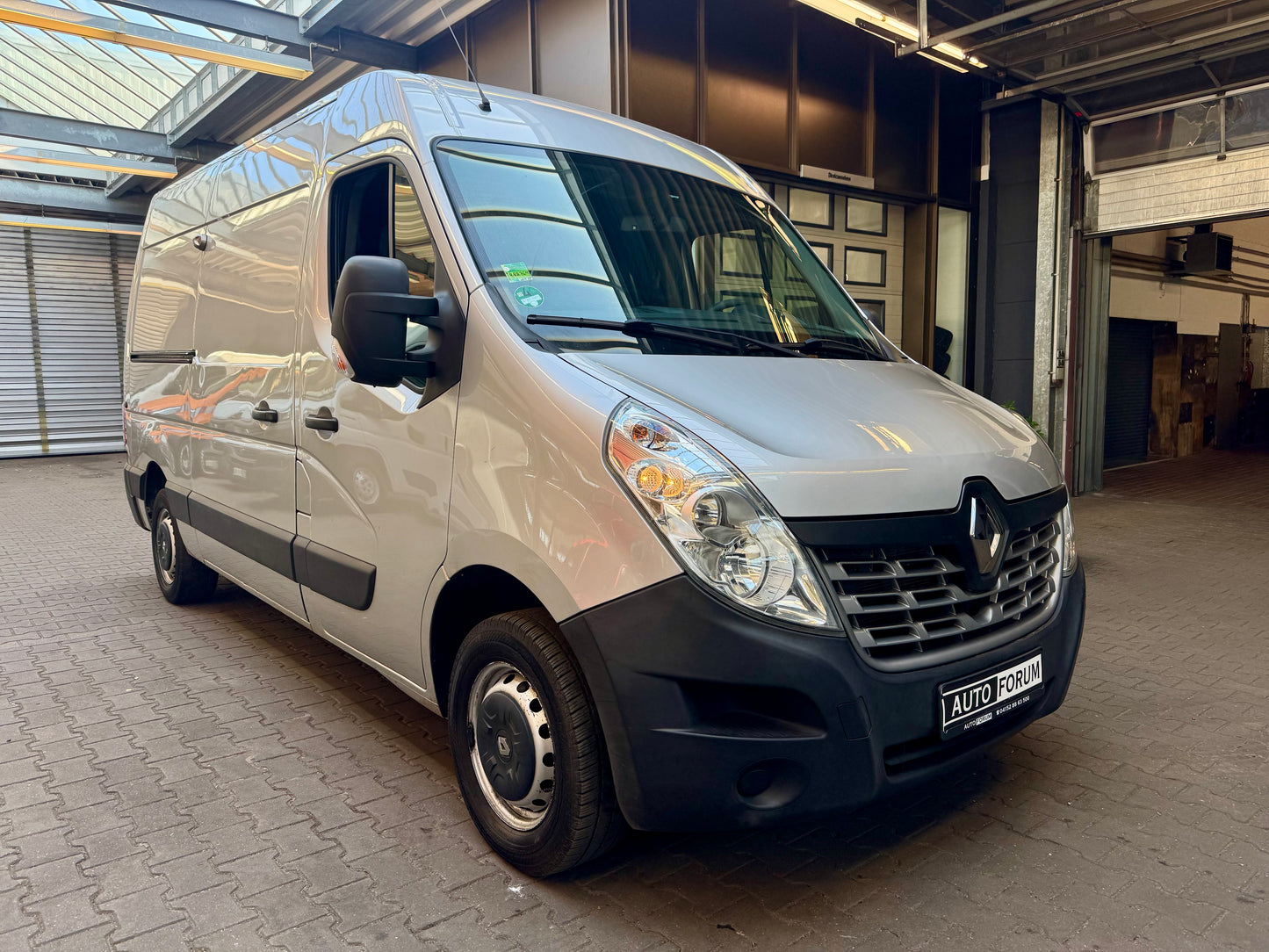 Renault Master 2.3 dCi L2H2 3STZ KLIMA REGALE WÜRTH CAM