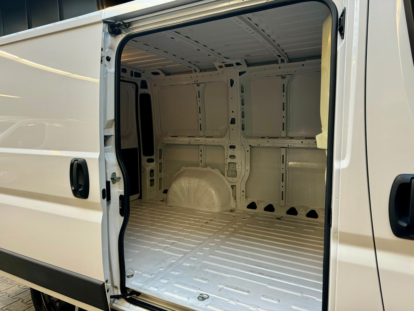 Fiat Ducato 2.3 D L1H1 AUTOMATIK NAVI KLIMA LED CAM