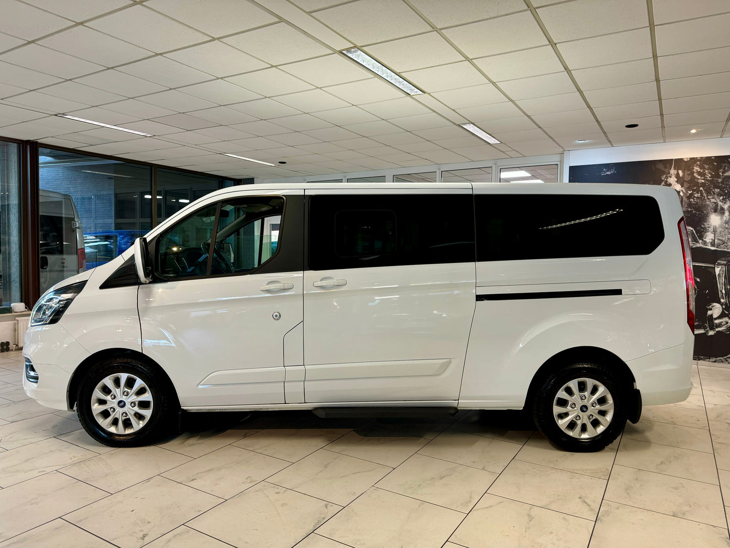 Ford Tourneo Custom 2.0 D L2 AUTOMATIK 9SITZ CAM NAVI