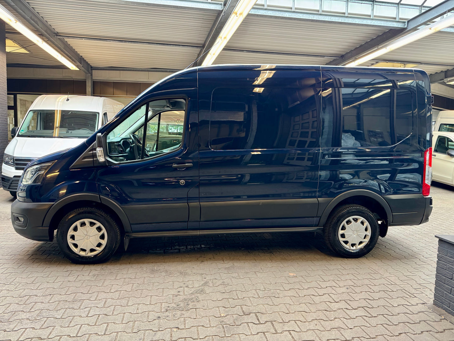 Ford Transit 2.0 TDCi L2H2 AUTOMATIK WERKSTATT REGALE