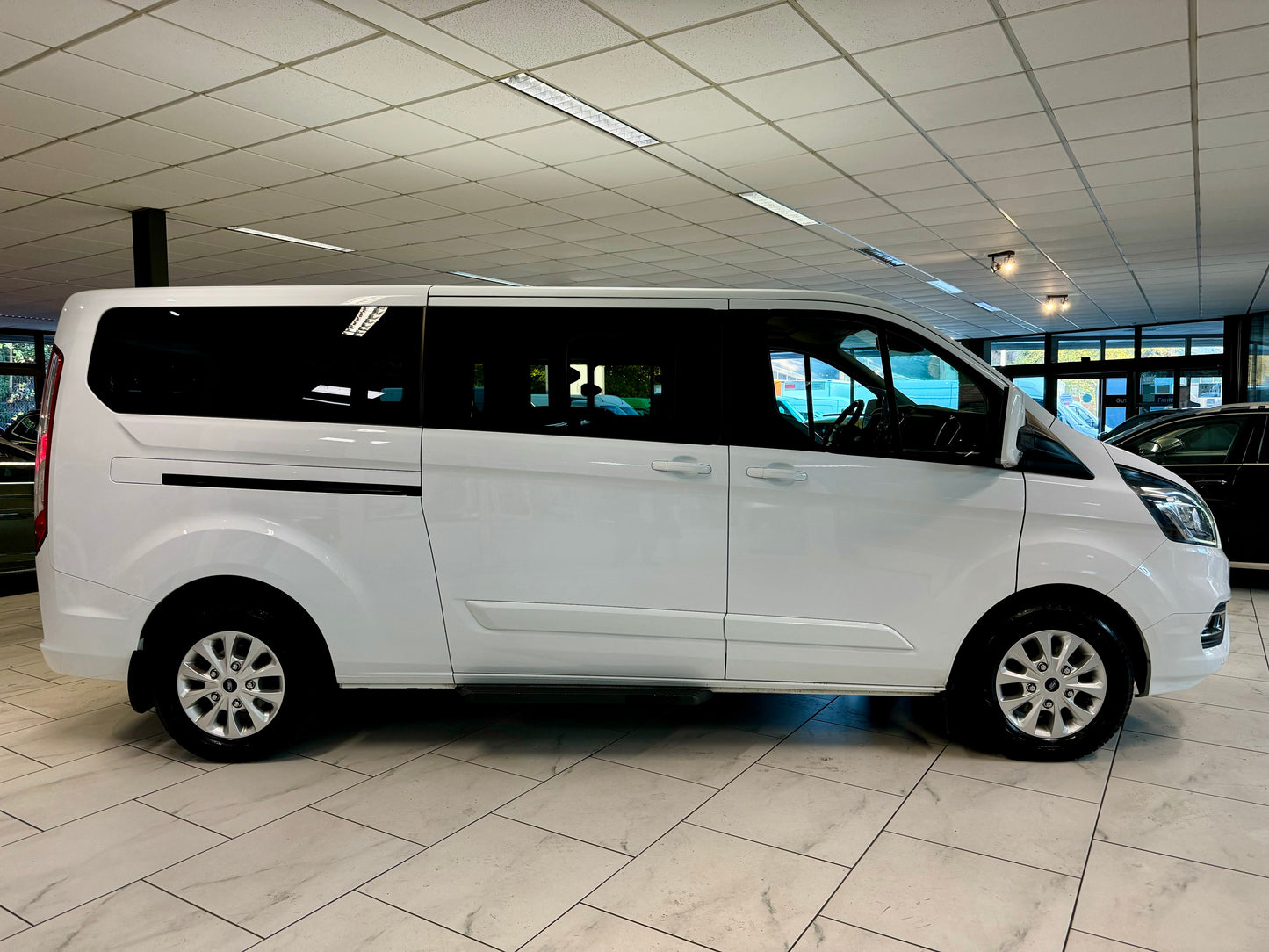 Ford Tourneo Custom 2.0 D L2 AUTOMATIK 9SITZ CAM NAVI