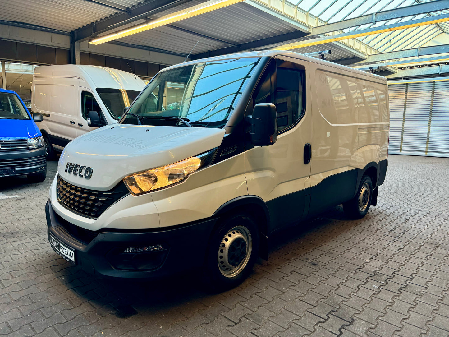 Iveco Daily 2.3 D L1H1 AUTOMATIK 3SITZ KLIMA AHK 3,5t