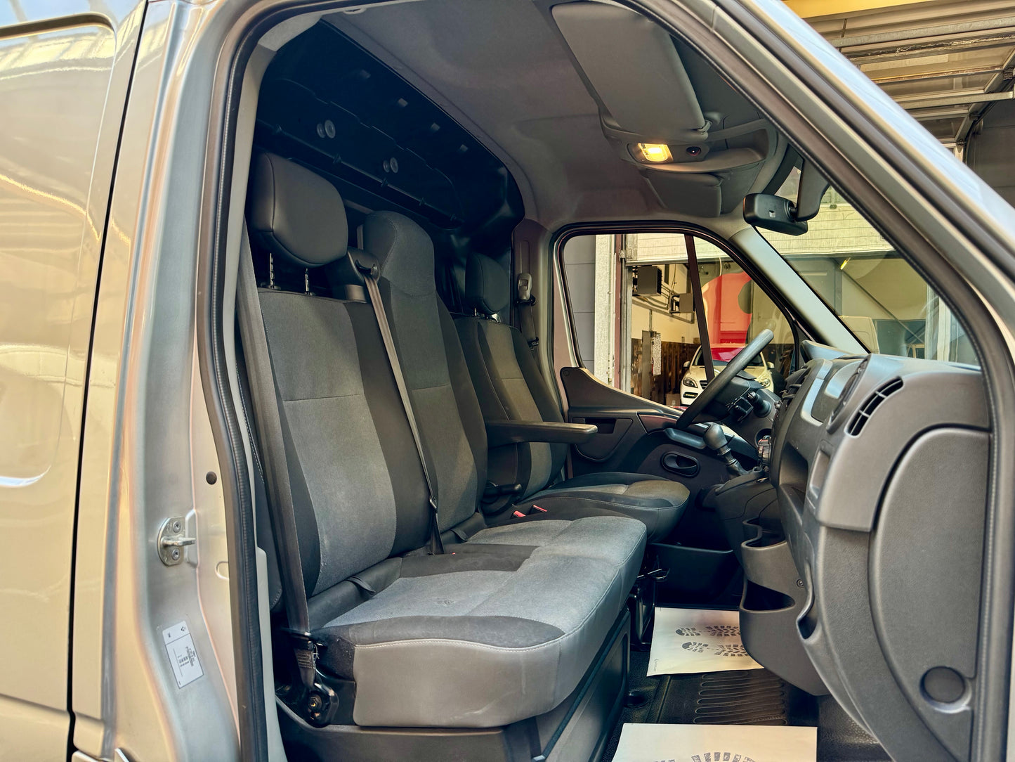 Renault Master 2.3 dCi L2H2 3STZ KLIMA REGALE WÜRTH CAM