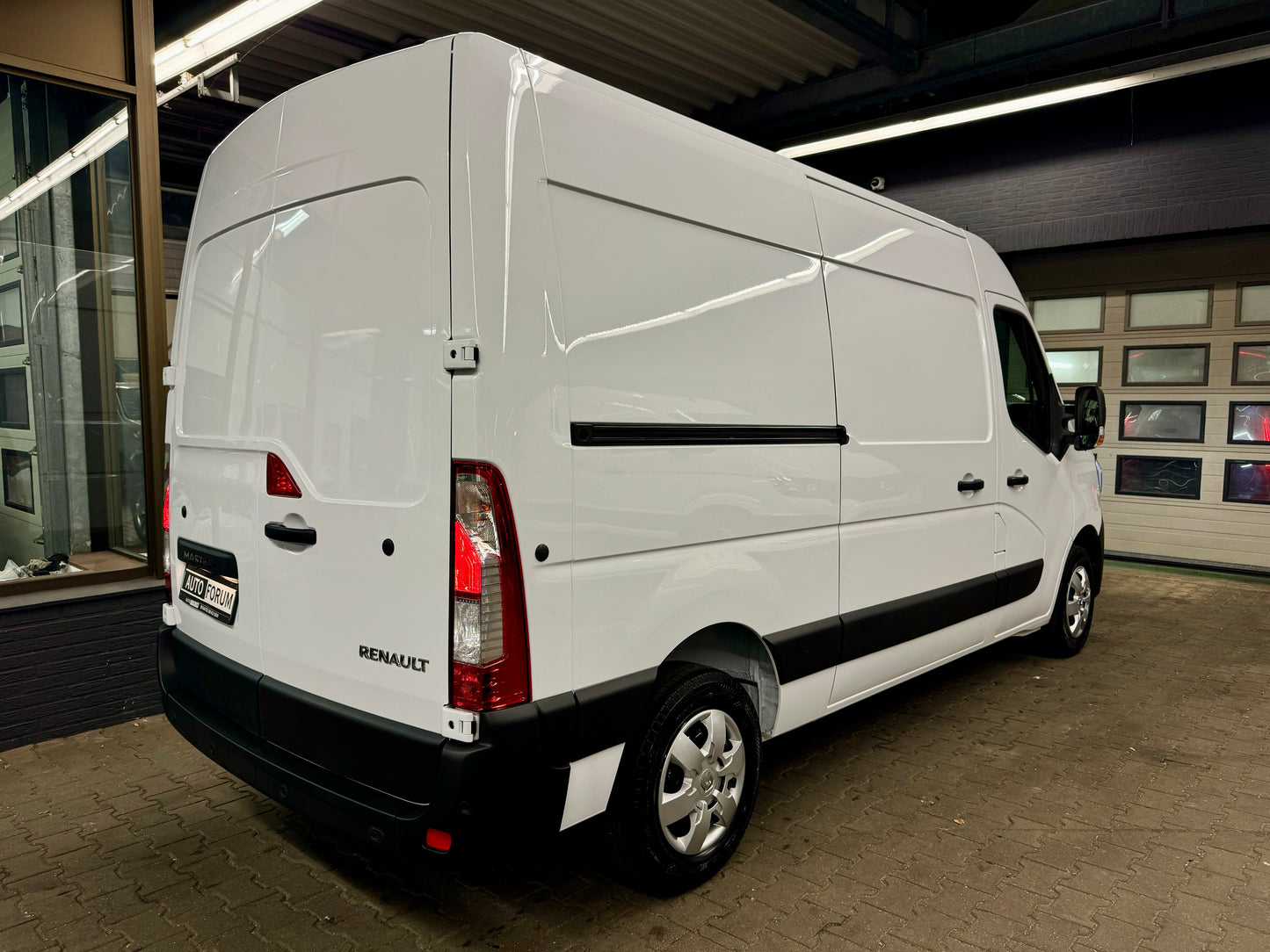 Renault Master 2.3 dCi L2H2 SOFORT NAVI KLIMA KAMERA