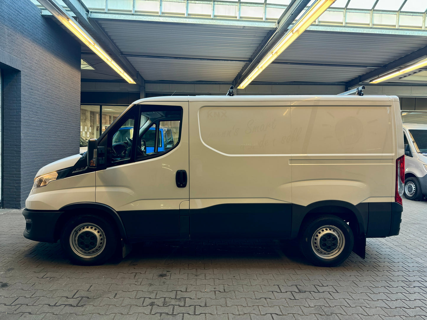 Iveco Daily 2.3 D L1H1 AUTOMATIK 3SITZ KLIMA AHK 3,5t