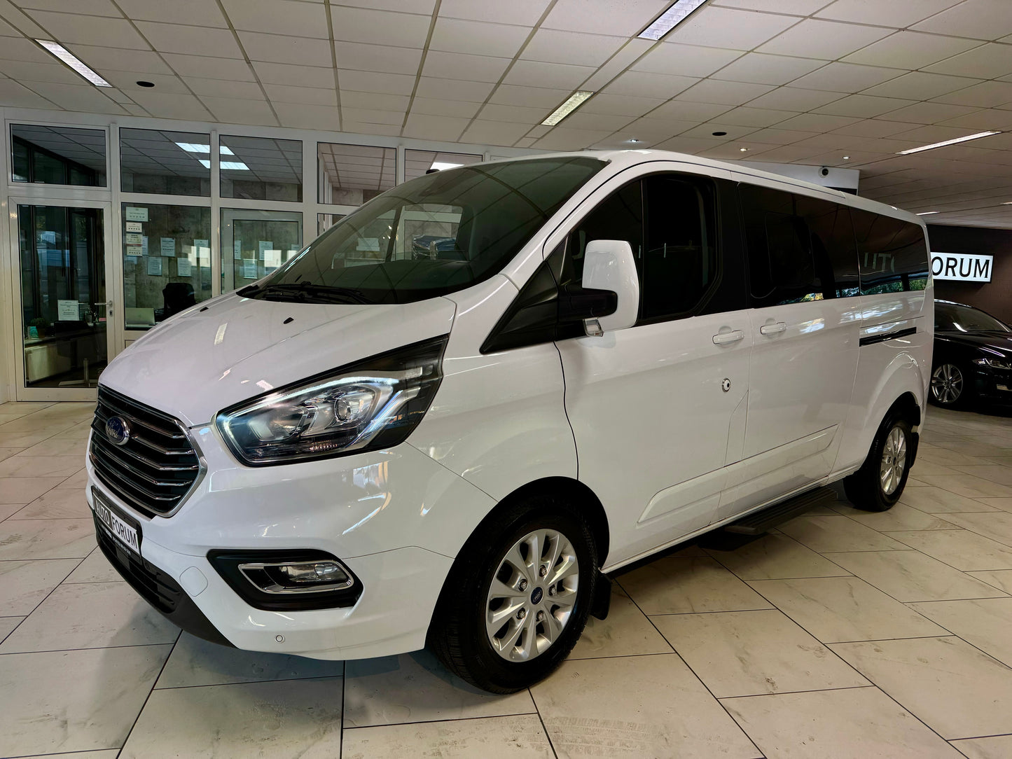 Ford Tourneo Custom 2.0 D L2 AUTOMATIK 9SITZ CAM NAVI